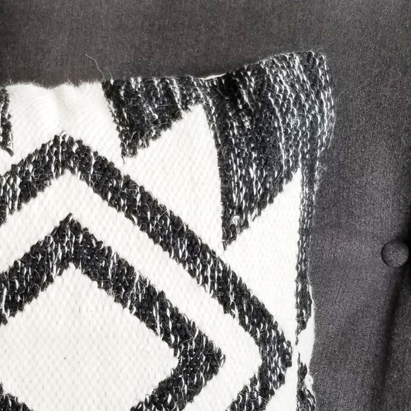 🌻NEW🌻 Wool Southwestern Cushion Cover - Picture 3 of 6